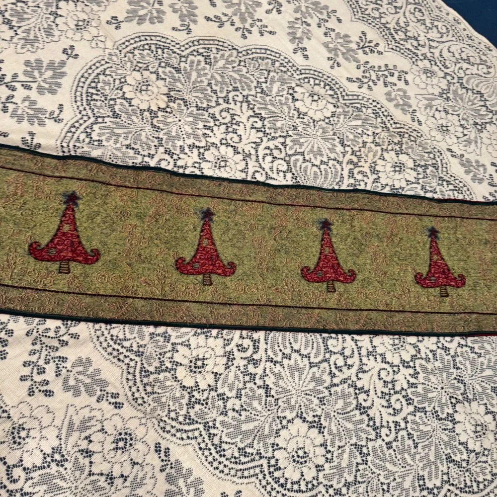 Whimsical Christmas‎ Tree Woven Tapestry Table Runner Red Green Christmas